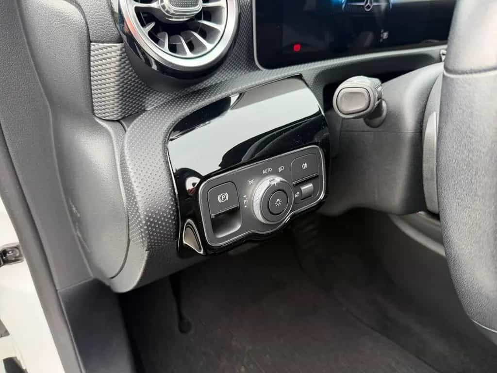 Mercedes-Benz A 180 PROGRESSIVE LED+NAV+PDC+SHZ+PLA+VC+LM 18" 01/2019-photo-16