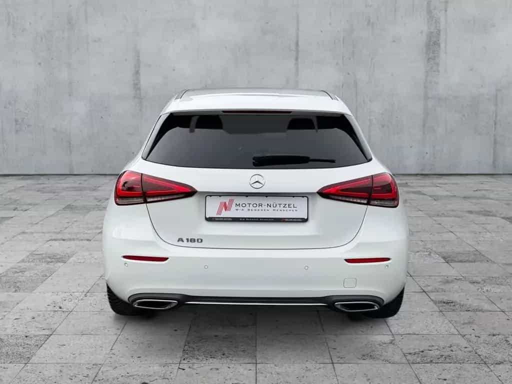 Mercedes-Benz A 180 PROGRESSIVE LED+NAV+PDC+SHZ+PLA+VC+LM 18" 01/2019-photo-4