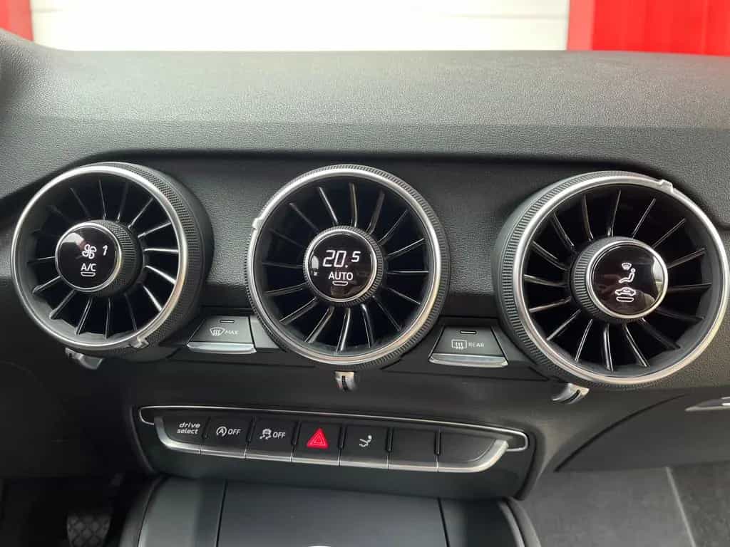 Audi TT Roadster 2.0 TDI ultra - TOP ZUSTAND 01/2017-photo-8