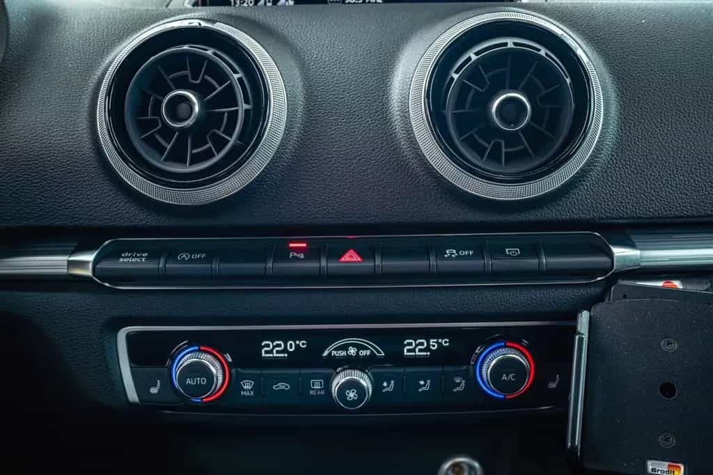Audi A3 Sportback sport*Unfallfrei*Automatik 08/2018-photo-12