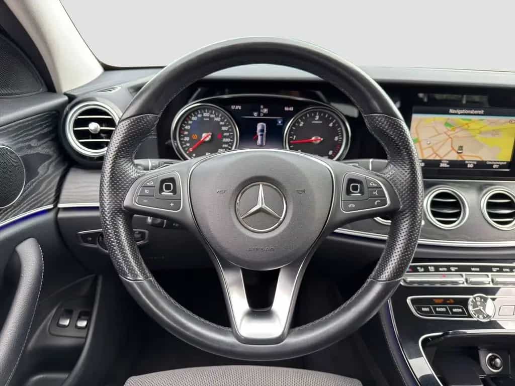Mercedes-Benz E 200 d T Avantgarde Navi LED R-Cam AHKschw. Eu6 03/2017-photo-15