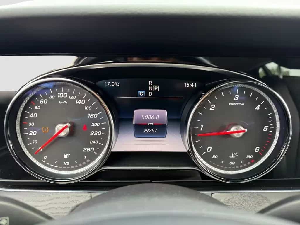 Mercedes-Benz E 200 d T Avantgarde Navi LED R-Cam AHKschw. Eu6 03/2017-photo-16