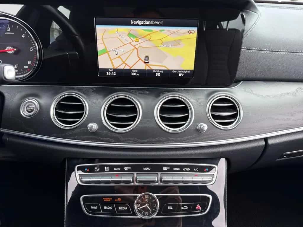 Mercedes-Benz E 200 d T Avantgarde Navi LED R-Cam AHKschw. Eu6 03/2017-photo-18