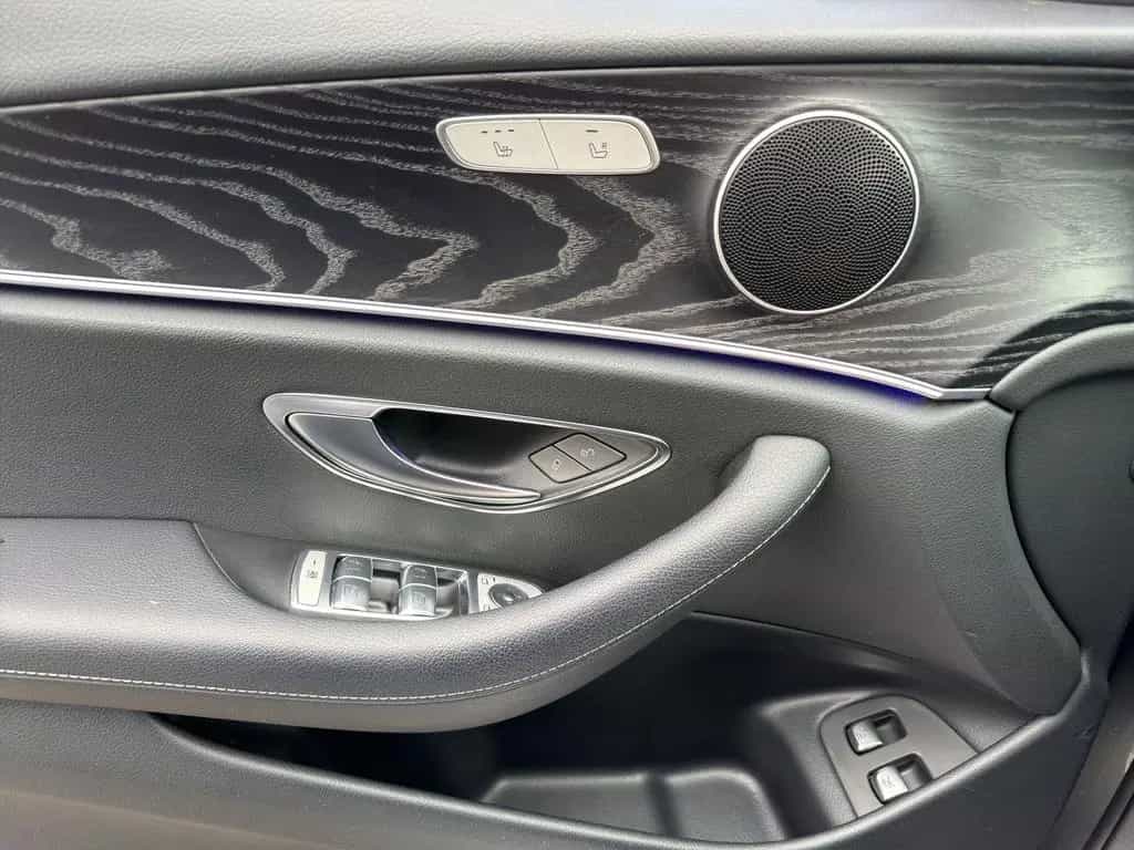 Mercedes-Benz E 200 d T Avantgarde Navi LED R-Cam AHKschw. Eu6 03/2017-photo-21