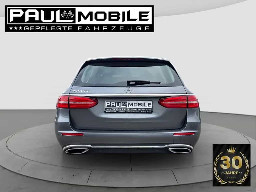 Mercedes-Benz E 200 d T Avantgarde Navi LED R-Cam AHKschw. Eu6 03/2017-photo-4