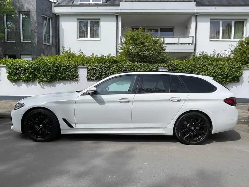 BMW 530 d Touring - M, Pano, AHK, HuD, 8fach bereift 08/2020-photo-1