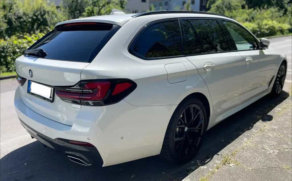 BMW 530 d Touring - M, Pano, AHK, HuD, 8fach bereift 08/2020-photo-4