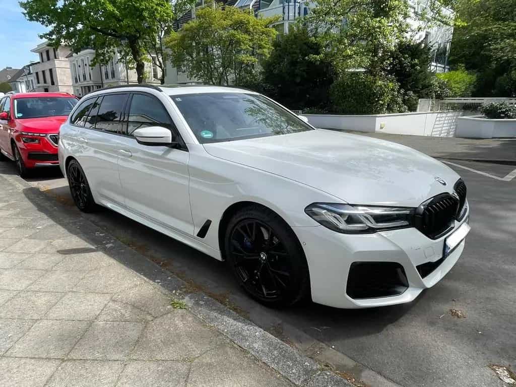 BMW 530 d Touring - M, Pano, AHK, HuD, 8fach bereift 08/2020-photo-6