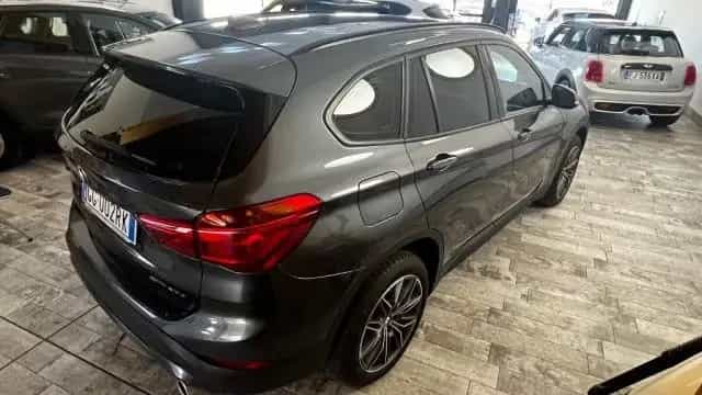 BMW X1 xDrive20d Business Advantage 07/2021-photo-4