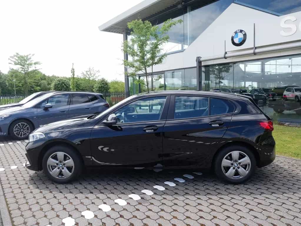 BMW 116 i Advantage Advantage 16°LMR NAV LED SHZ LC.P 06/2024-photo-1