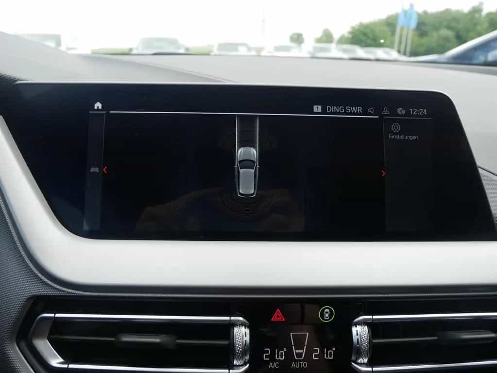 BMW 116 i Advantage Advantage 16°LMR NAV LED SHZ LC.P 06/2024-photo-17