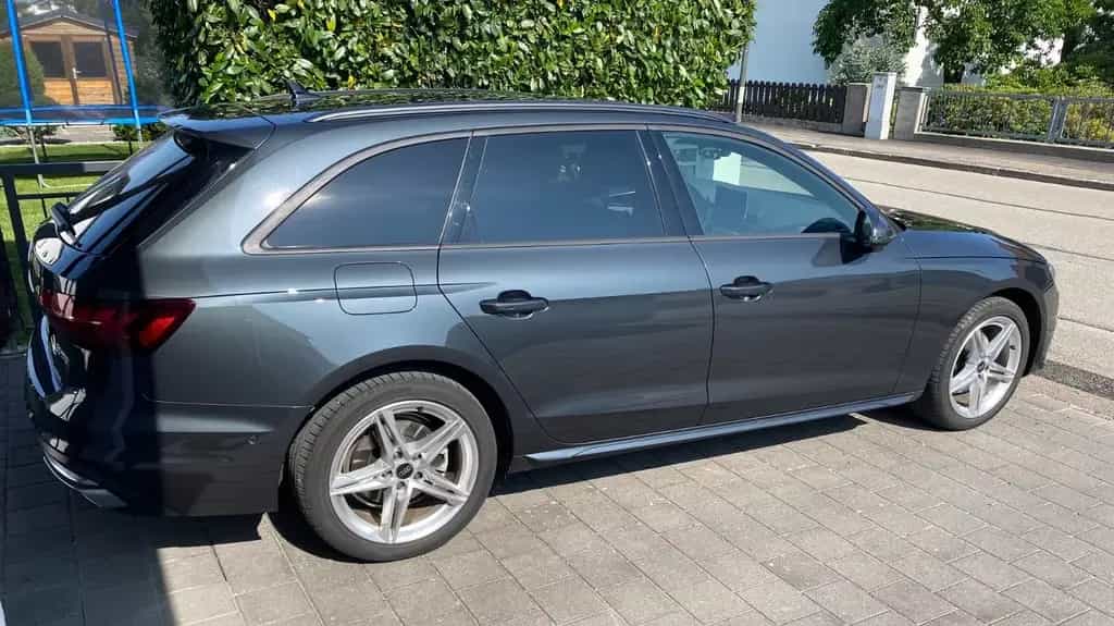 Audi A4 S tronic advanced Avant mit S-line 01/2024-photo-3