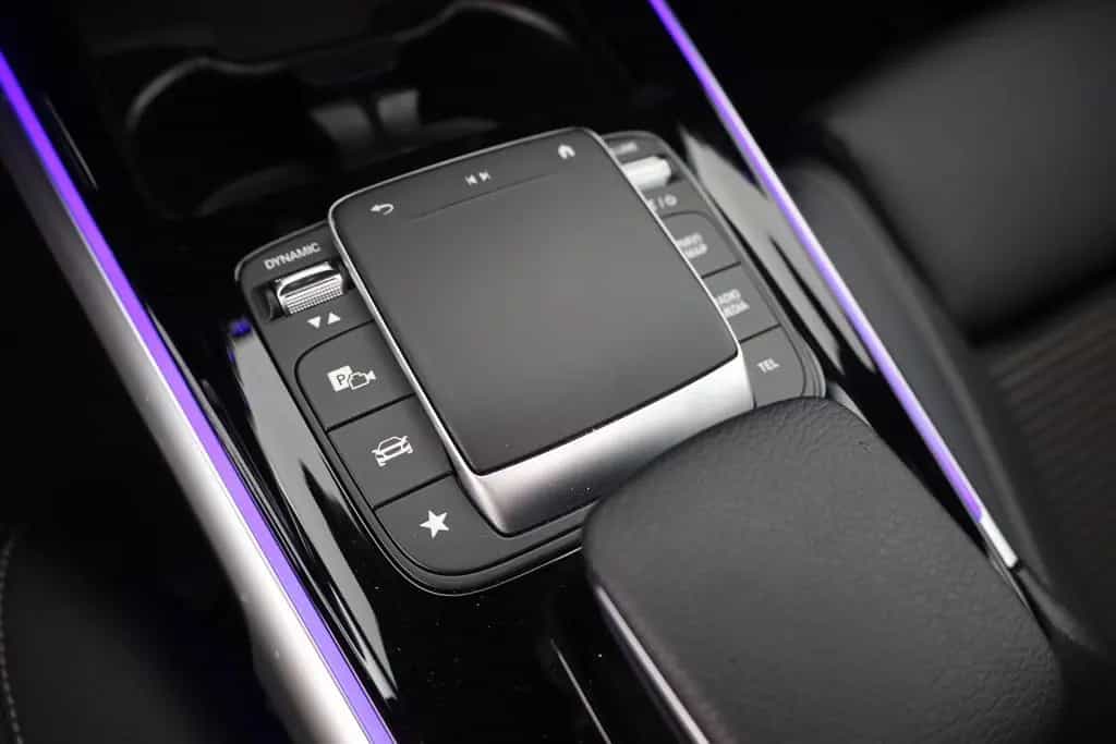 Mercedes-Benz GLB 200 4Matic LED Navi Sitzheizung 360° Leder 01/2022-photo-11