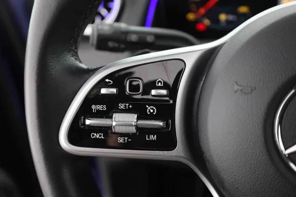 Mercedes-Benz GLB 200 4Matic LED Navi Sitzheizung 360° Leder 01/2022-photo-13