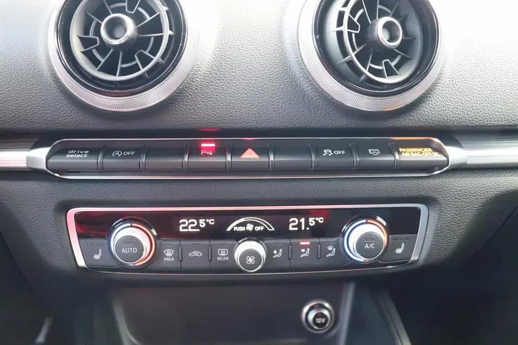 Audi A3 2.0 TFSI Limousine sport quattro Bi-Xenon AHK 08/2019-photo-21