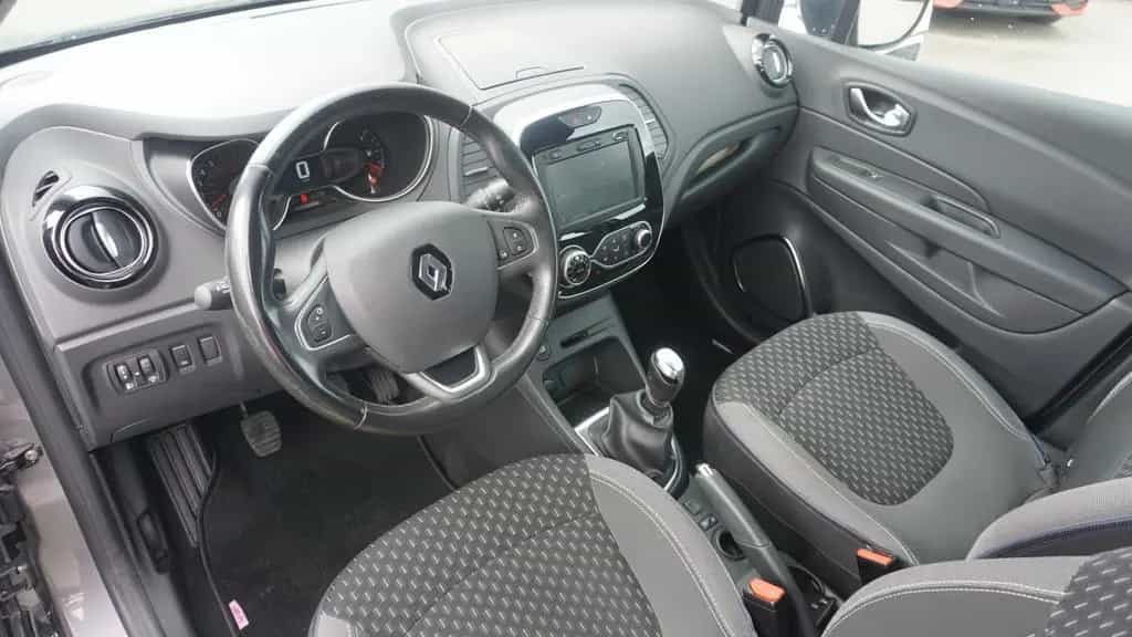 Renault Captur 1.3 TCe 130 AAC LED Navi SHZ PDC Keyless 07/2019-photo-8