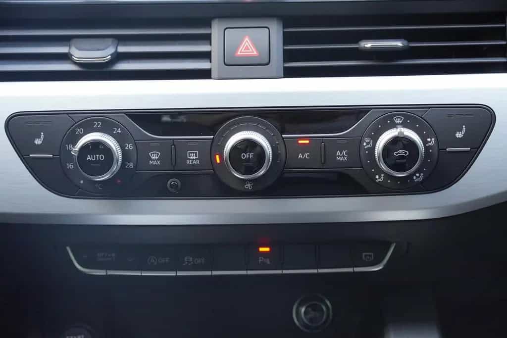 Audi A4 2.0 TFSI S-tronic S-Line LED ACC Navi Kamera 06/2017-photo-14