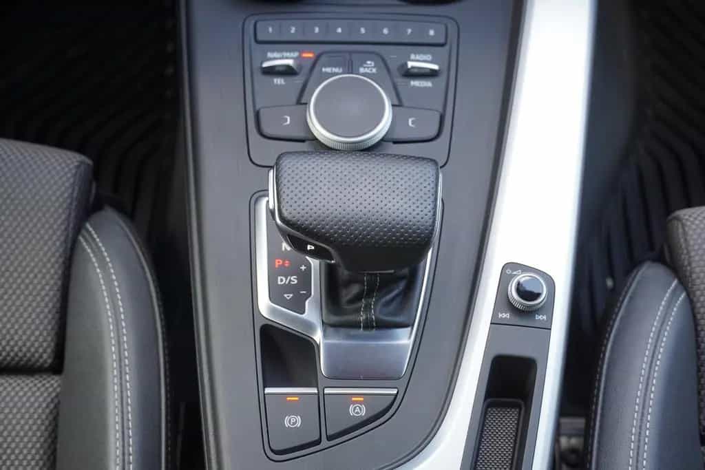 Audi A4 2.0 TFSI S-tronic S-Line LED ACC Navi Kamera 06/2017-photo-16