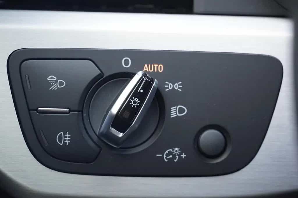 Audi A4 2.0 TFSI S-tronic S-Line LED ACC Navi Kamera 06/2017-photo-24