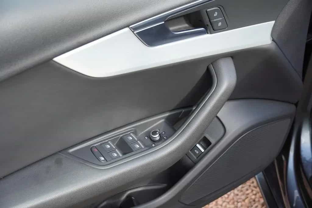 Audi A4 2.0 TFSI S-tronic S-Line LED ACC Navi Kamera 06/2017-photo-25