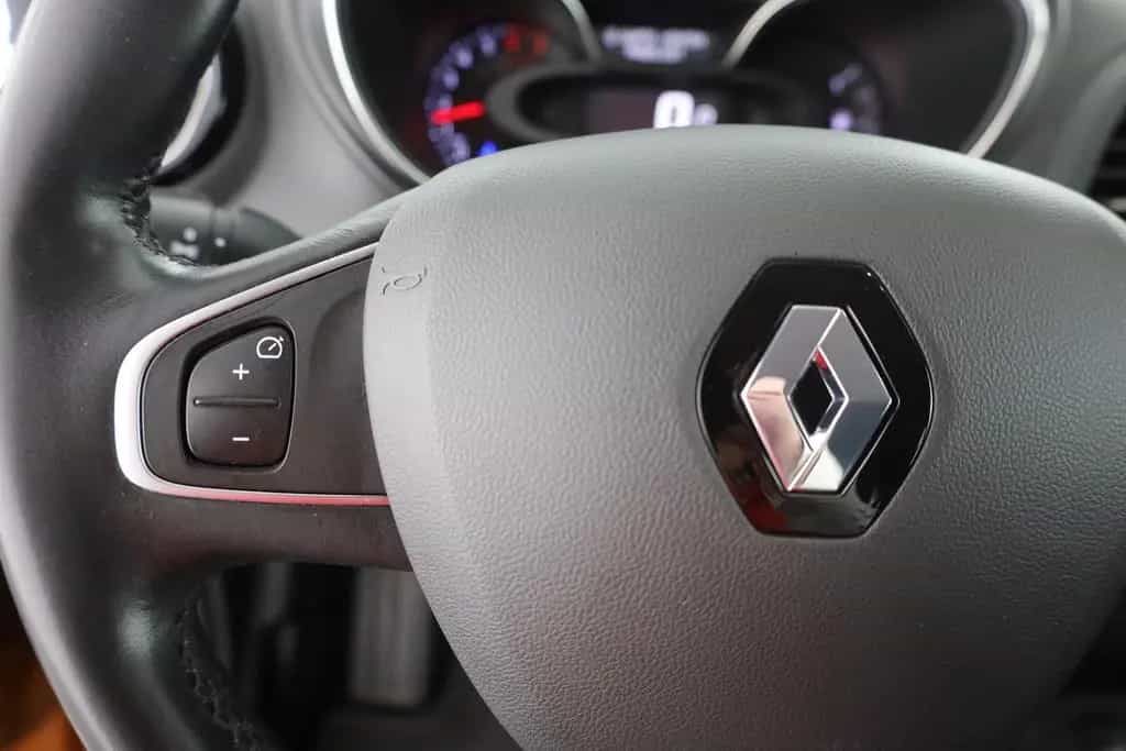 Renault Captur 1.3 TC Aut. LED Navi AHK Sitzheizung  DAB 06/2019-photo-15