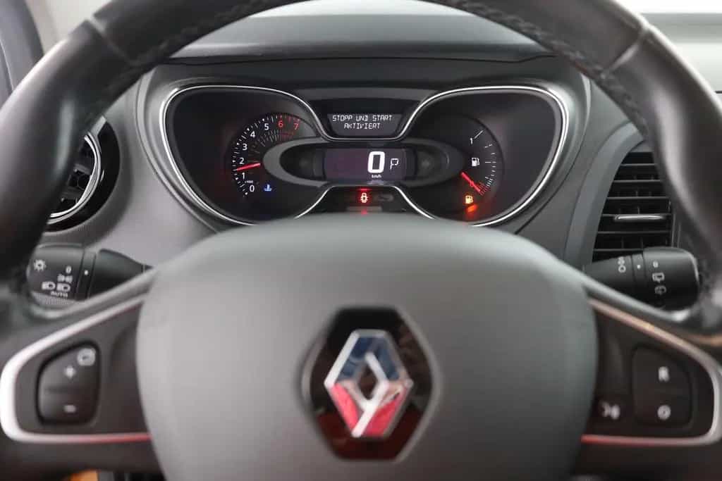 Renault Captur 1.3 TC Aut. LED Navi AHK Sitzheizung  DAB 06/2019-photo-17
