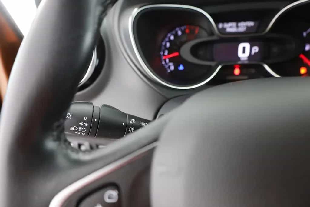Renault Captur 1.3 TC Aut. LED Navi AHK Sitzheizung  DAB 06/2019-photo-18