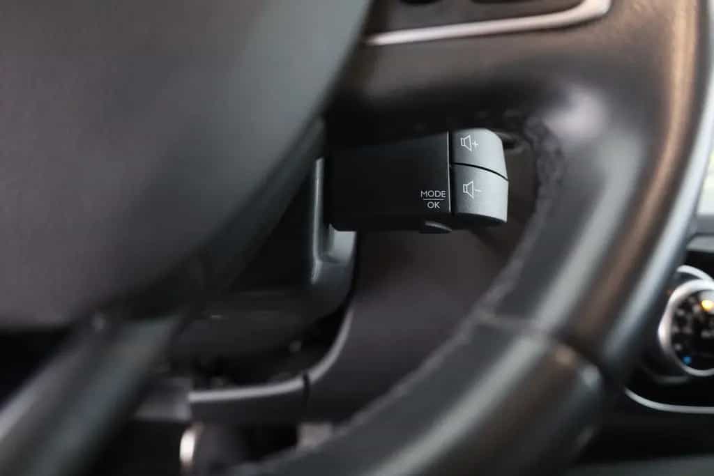 Renault Captur 1.3 TC Aut. LED Navi AHK Sitzheizung  DAB 06/2019-photo-20