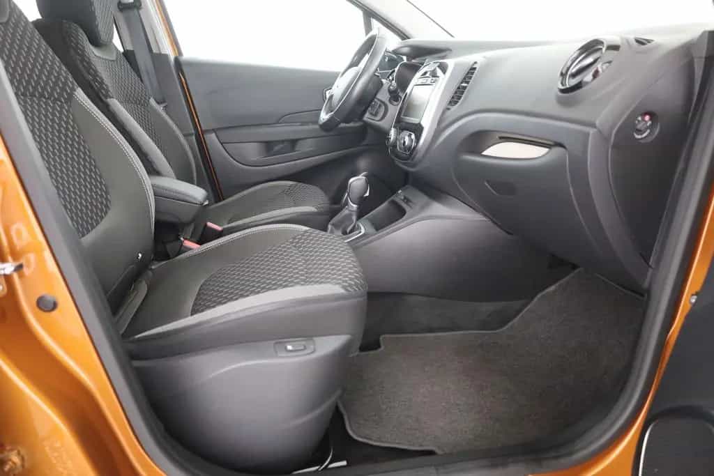 Renault Captur 1.3 TC Aut. LED Navi AHK Sitzheizung  DAB 06/2019-photo-24