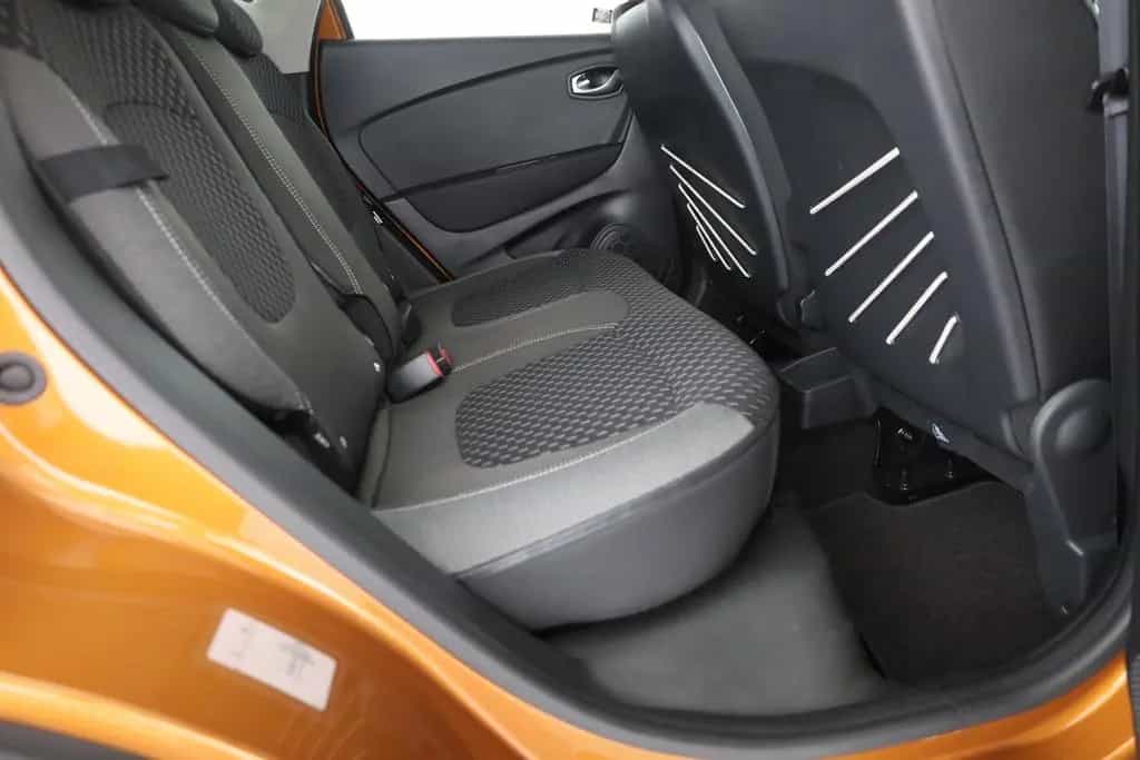 Renault Captur 1.3 TC Aut. LED Navi AHK Sitzheizung  DAB 06/2019-photo-25