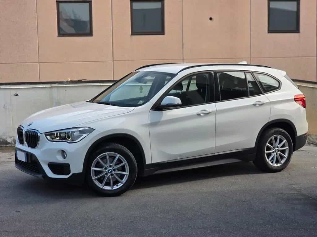 BMW X1 Bmw X1 sDrive18d Sport 06/2019-photo-3