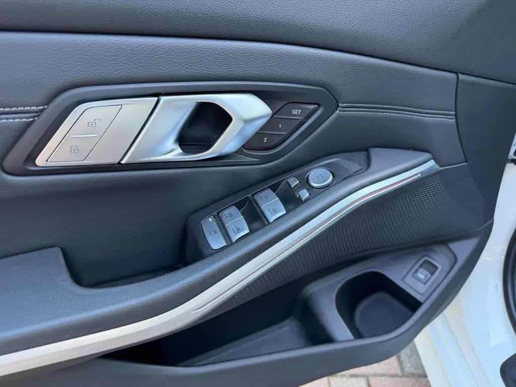 BMW 320 d xDrive Touring Sport Line LED HeadUp 2.Ha. 02/2020-photo-12