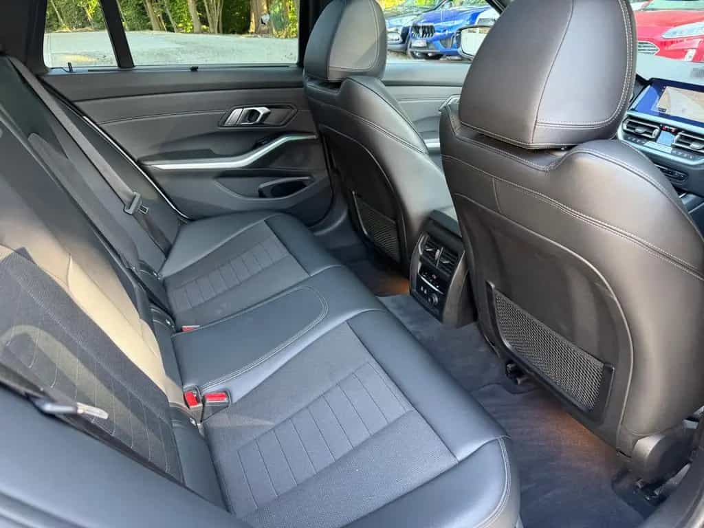 BMW 320 d xDrive Touring Sport Line LED HeadUp 2.Ha. 02/2020-photo-17