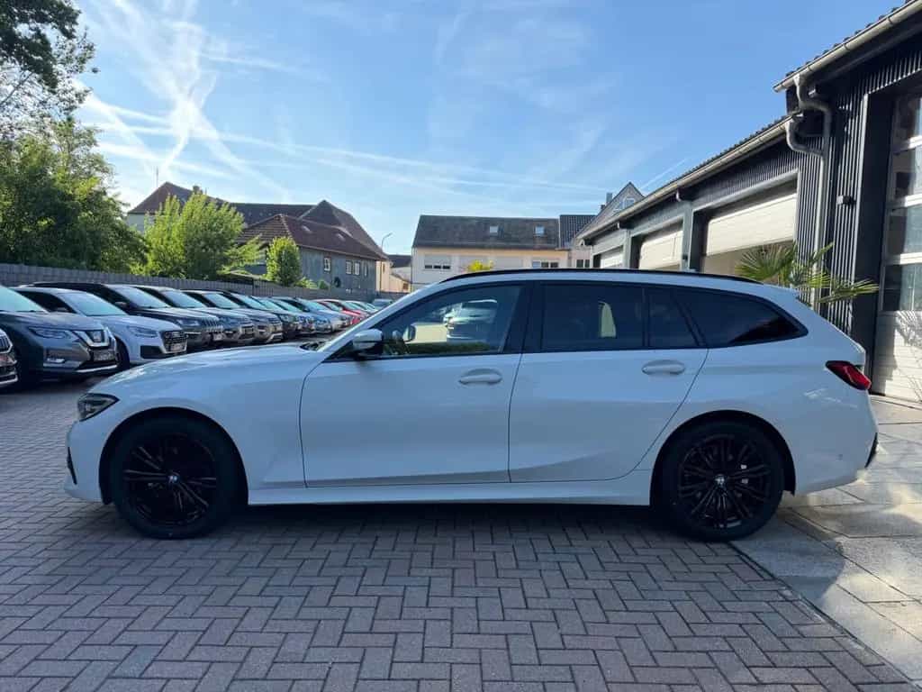 BMW 320 d xDrive Touring Sport Line LED HeadUp 2.Ha. 02/2020-photo-8