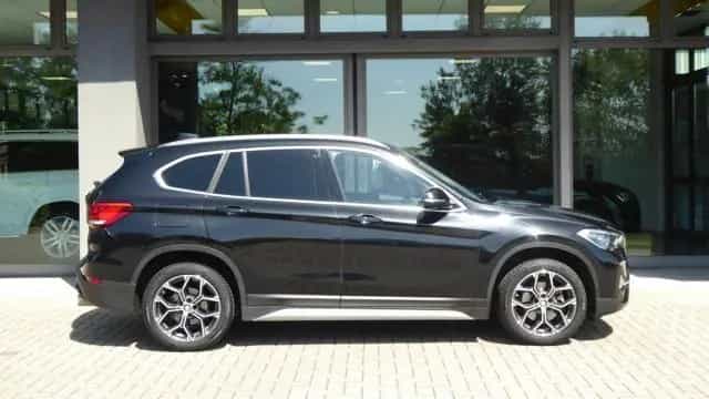 BMW X1 sDrive18d xLine Plus 05/2022-photo-3