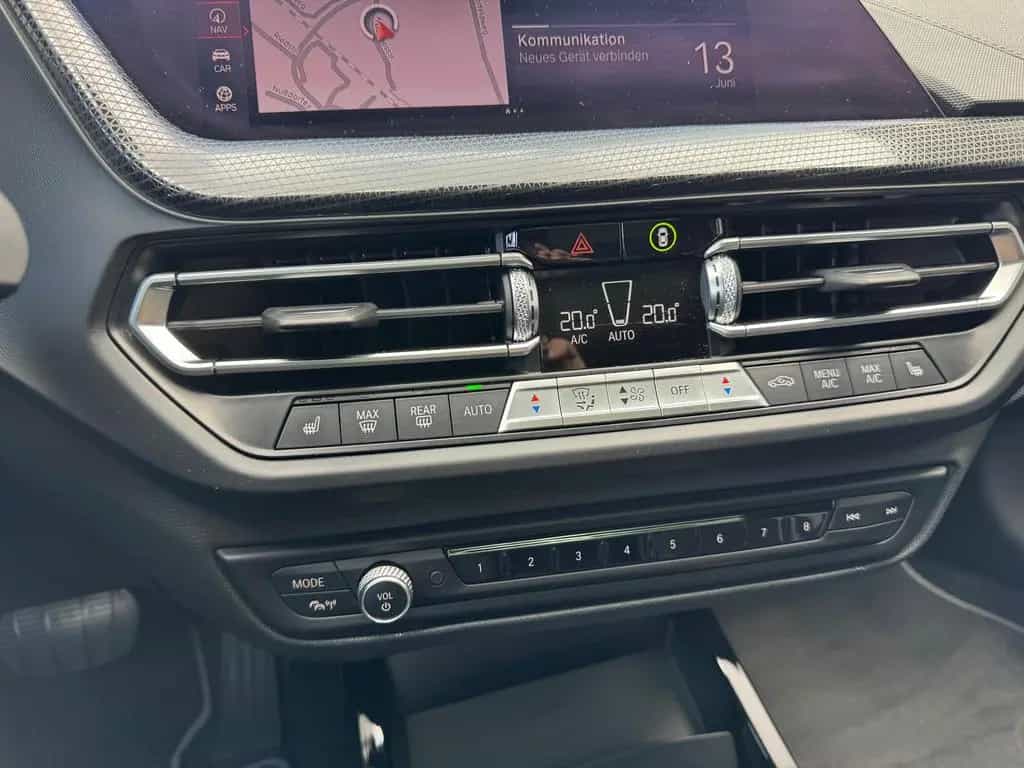 BMW 120 d Sport Line|Panorama|HUD|LED|DAB|HiFi|18" 09/2020-photo-12