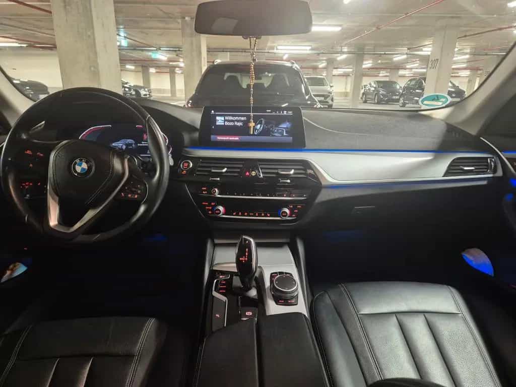 BMW 530 d Touring A - 11/2019-photo-9