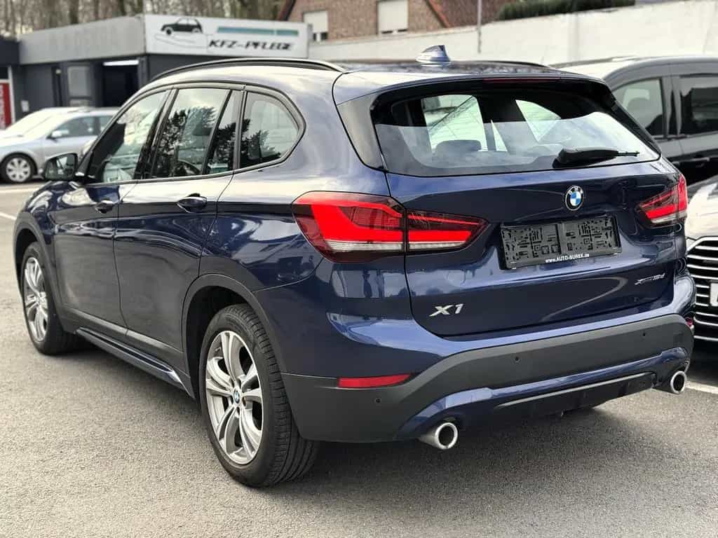 BMW X1 xDrive18d Sport Line Navi LED Leder AHK HiFi 07/2019-photo-3