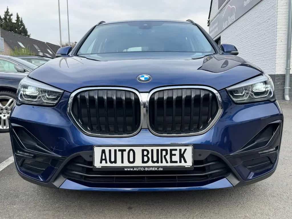 BMW X1 xDrive18d Sport Line Navi LED Leder AHK HiFi 07/2019-photo-4