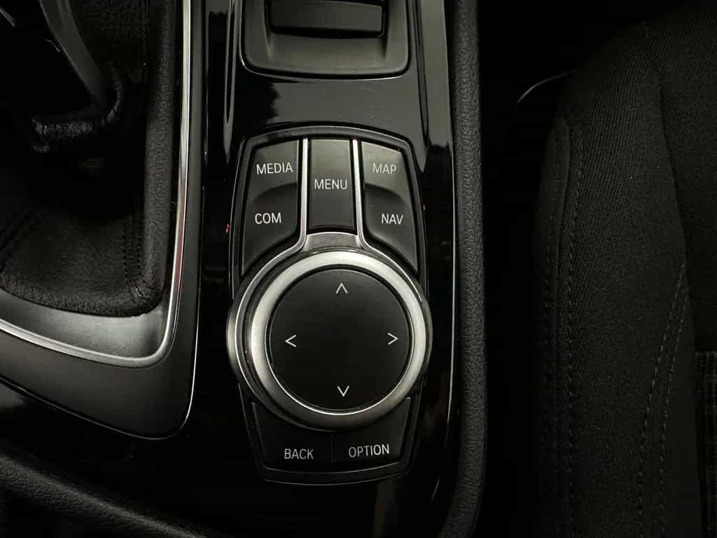 BMW 218 i Active Tourer Autm Navi Sound Kamera Sound 10/2019-photo-10