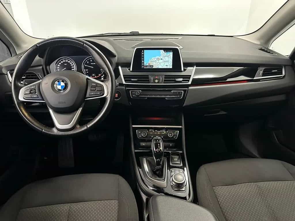 BMW 218 i Active Tourer Autm Navi Sound Kamera Sound 10/2019-photo-5