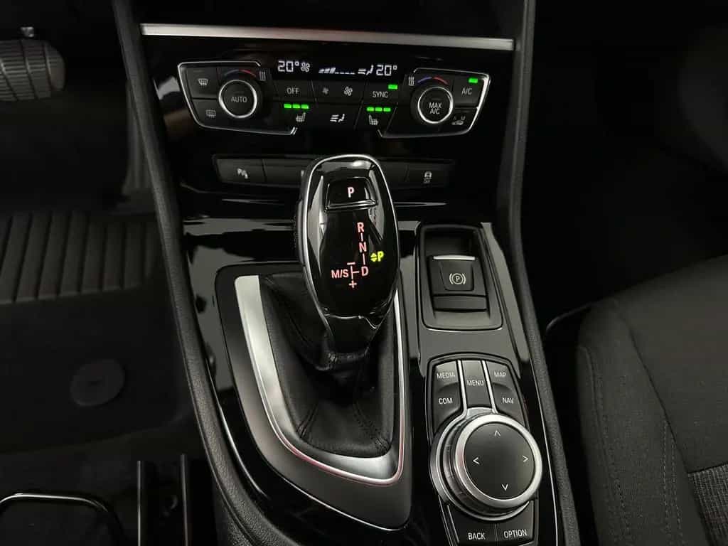 BMW 218 i Active Tourer Autm Navi Sound Kamera Sound 10/2019-photo-9