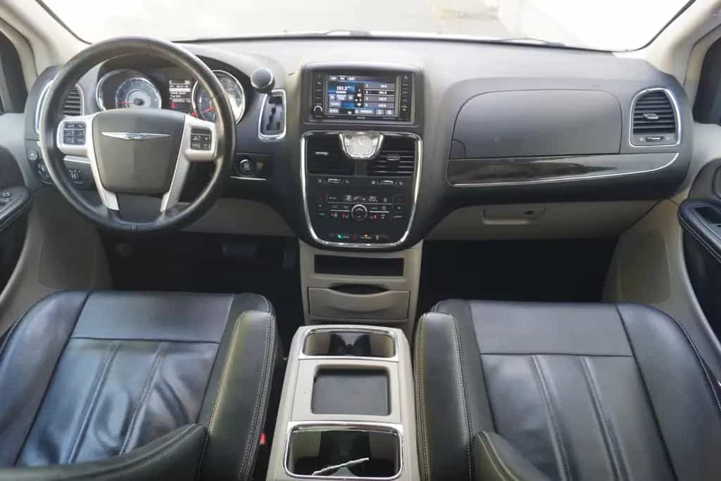 Chrysler Voyager Town & Country*Leder*Klima*Kamera*6-Sitzer*LPG* 07/2016-photo-11