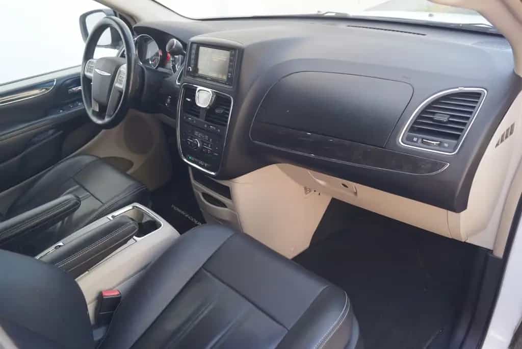 Chrysler Voyager Town & Country*Leder*Klima*Kamera*6-Sitzer*LPG* 07/2016-photo-17