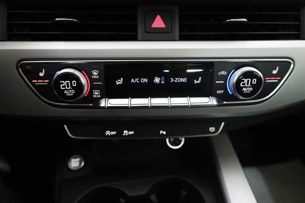 Audi A4 Avant 35 TDI Navi,LED,ACC,SH,PDC 11/2019-photo-16