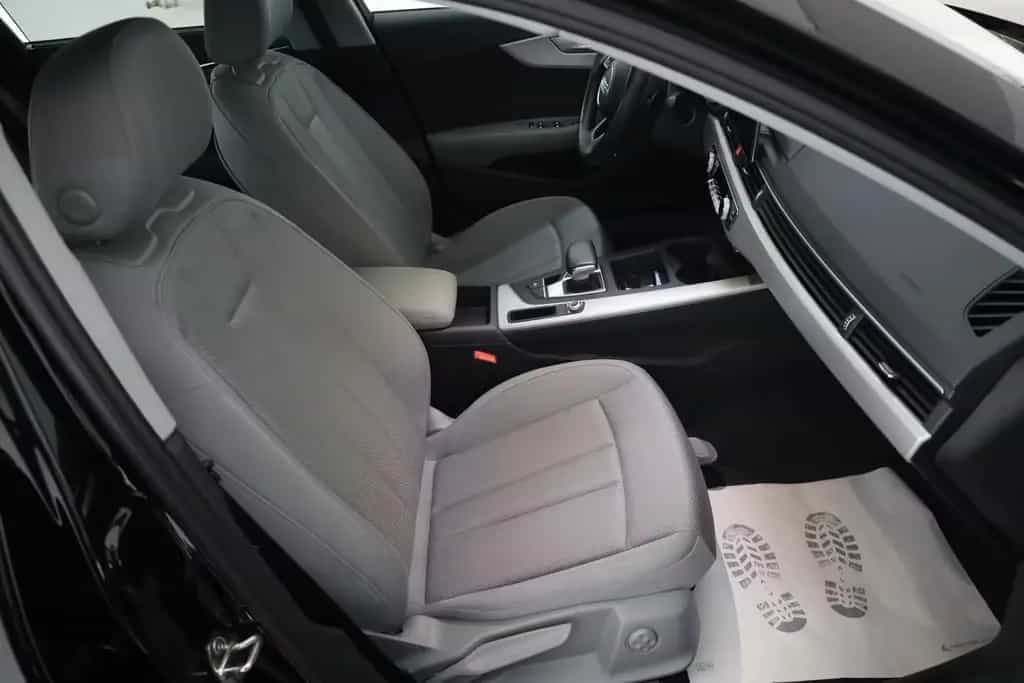 Audi A4 Avant 35 TDI Navi,LED,ACC,SH,PDC 11/2019-photo-4
