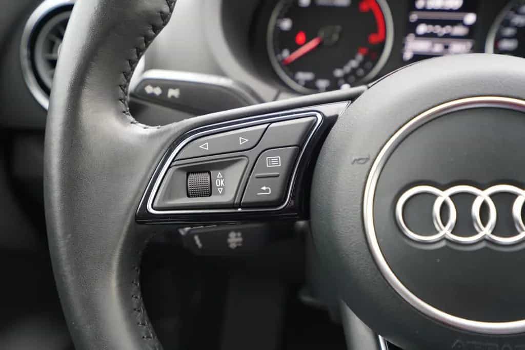 Audi A3 Limo 2.0TDI*Sport*Automatik*Navi*SHZ*Xenon* 02/2018-photo-16