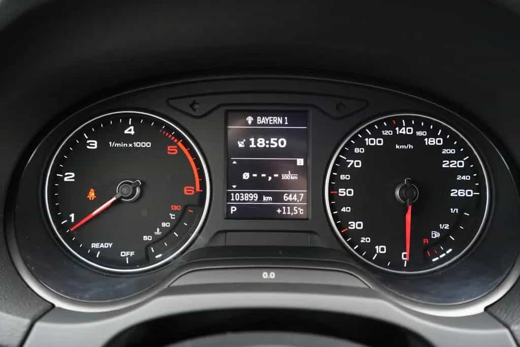 Audi A3 Limo 2.0TDI*Sport*Automatik*Navi*SHZ*Xenon* 02/2018-photo-32