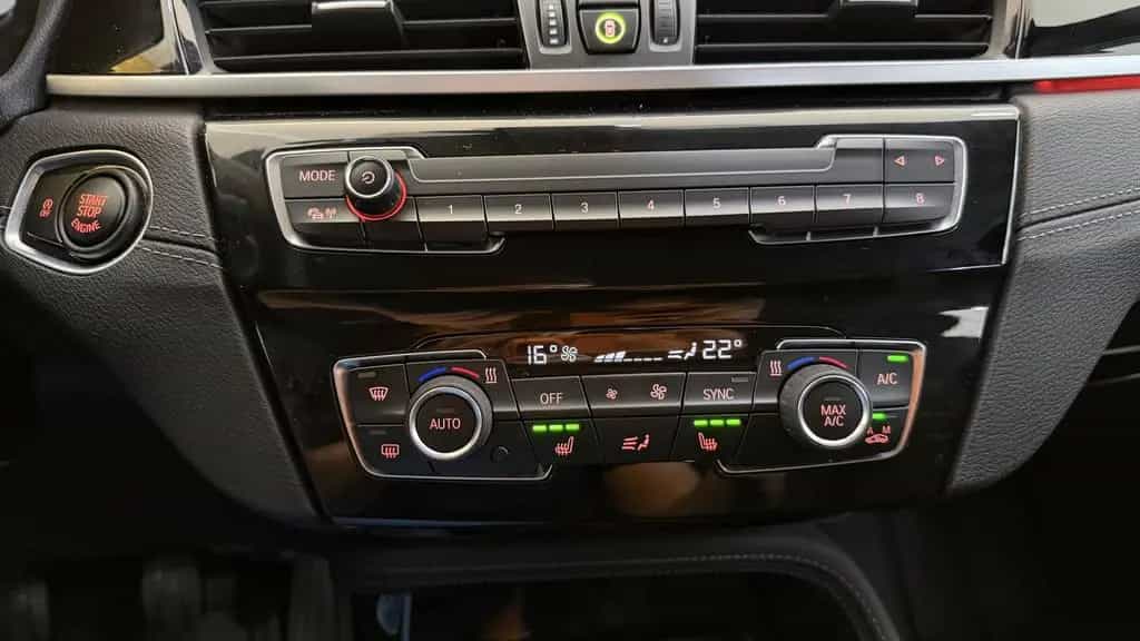 BMW X2 sDrive 18 i Advantage Plus *ACC*SHZ*AHK*NAVI* 08/2020-photo-31