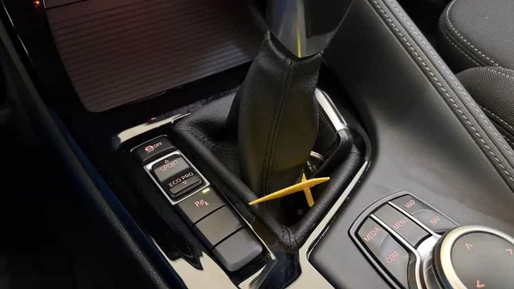 BMW X2 sDrive 18 i Advantage Plus *ACC*SHZ*AHK*NAVI* 08/2020-photo-32